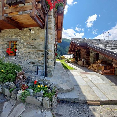 Penzion Monolocale Di Montagna Gressan Exteriér fotografie