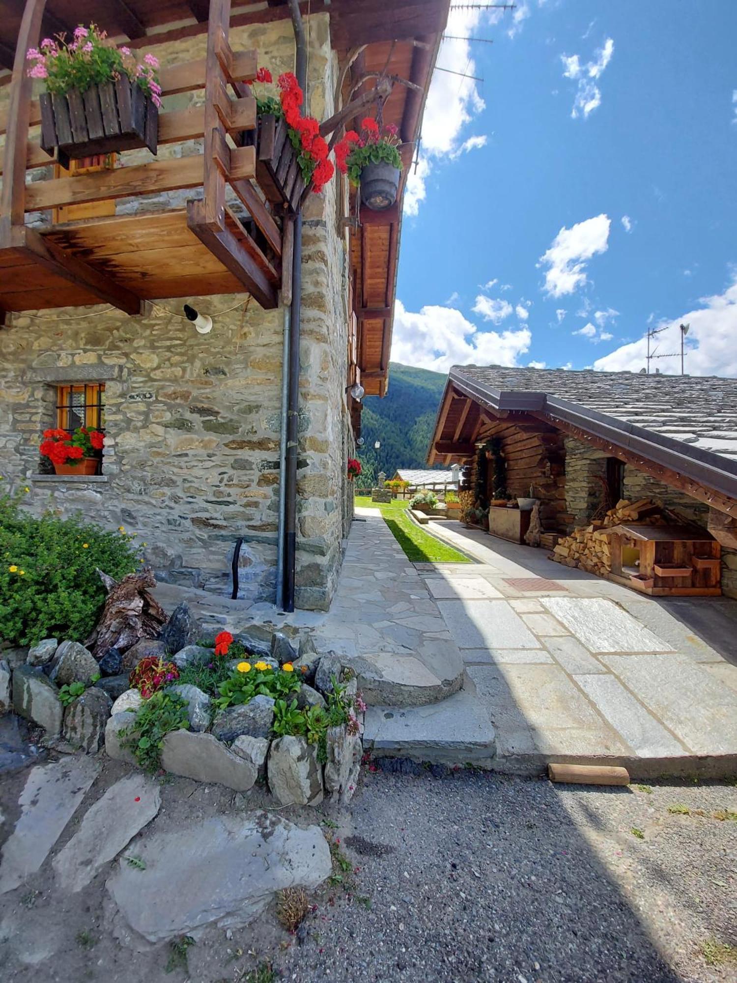 Penzion Monolocale Di Montagna Gressan Exteriér fotografie